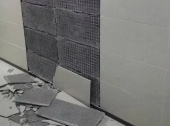 来凤瓷砖空鼓维修公司分享下来凤墙砖松动维修的知识
